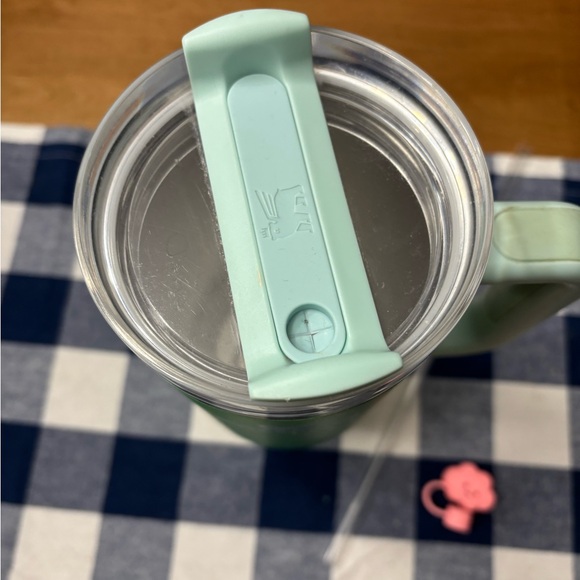 Stanley Quencher Tumbler Water Bottle 40 oz. Target EXCLUSIVE W/ NEW STRAW - Picture 2 of 5